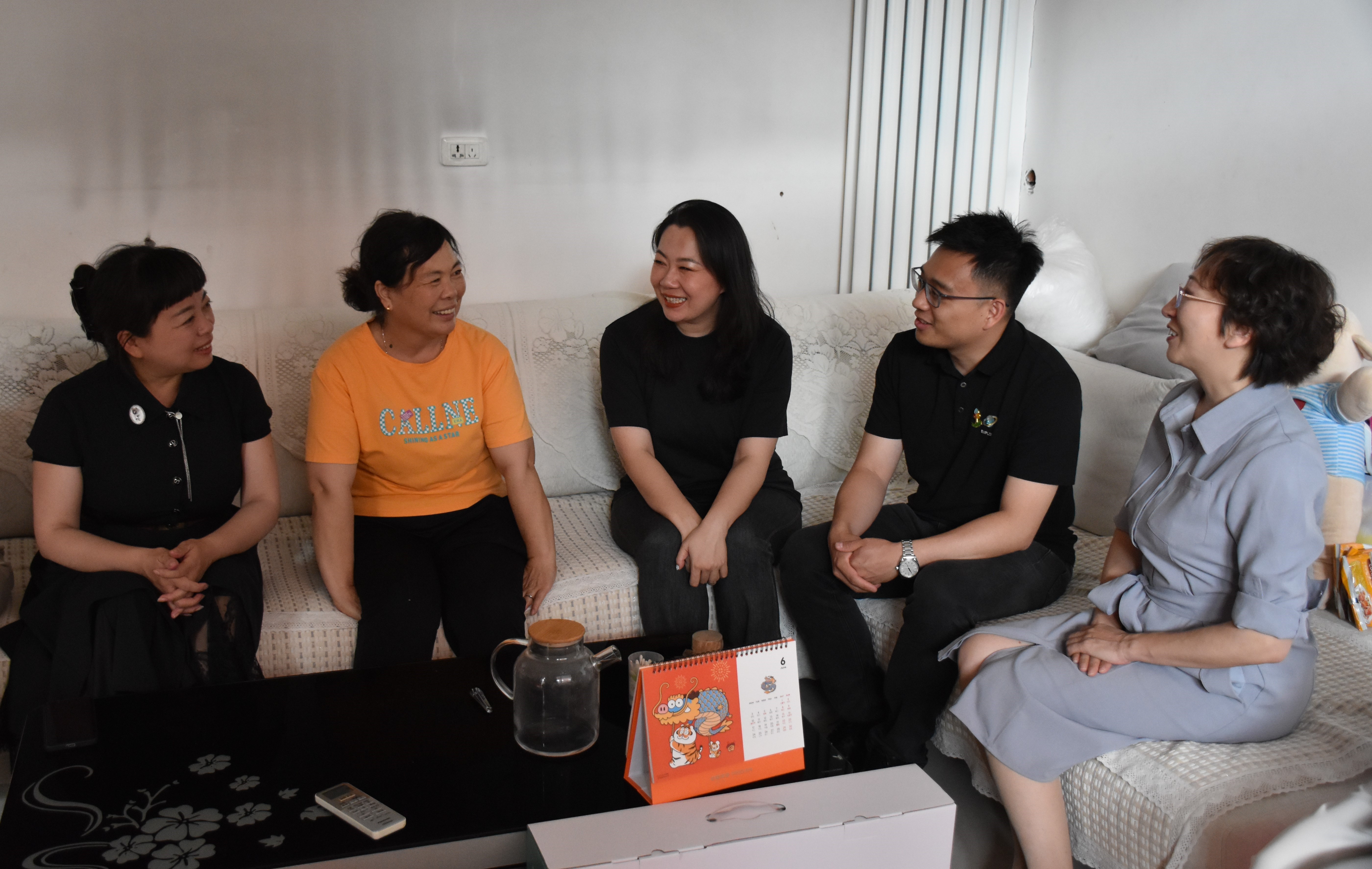 华亿在线公益送温暖:6载慈善 660名单亲母亲受益 华亿在线公益送温暖:6载慈善 660名单亲母亲受益